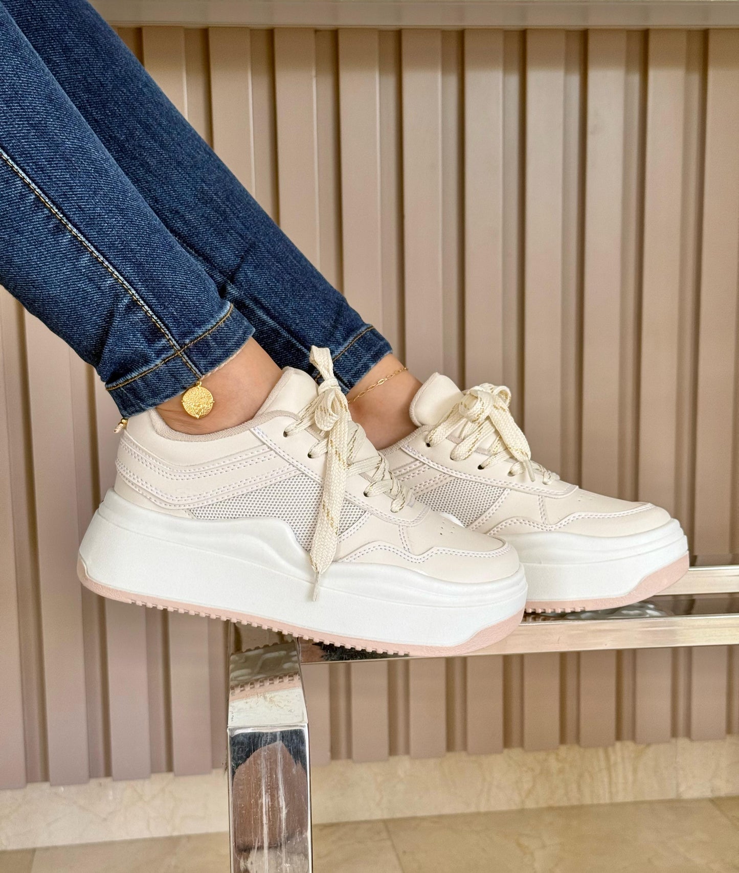 Tenis Urbanos Romana – Ligeros, Frescos y Versátiles