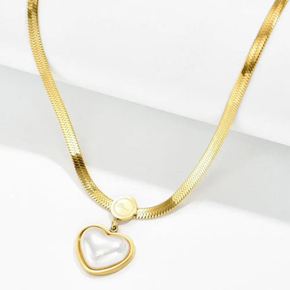 Collar Joya Corazón de Perla en Cadena Fina