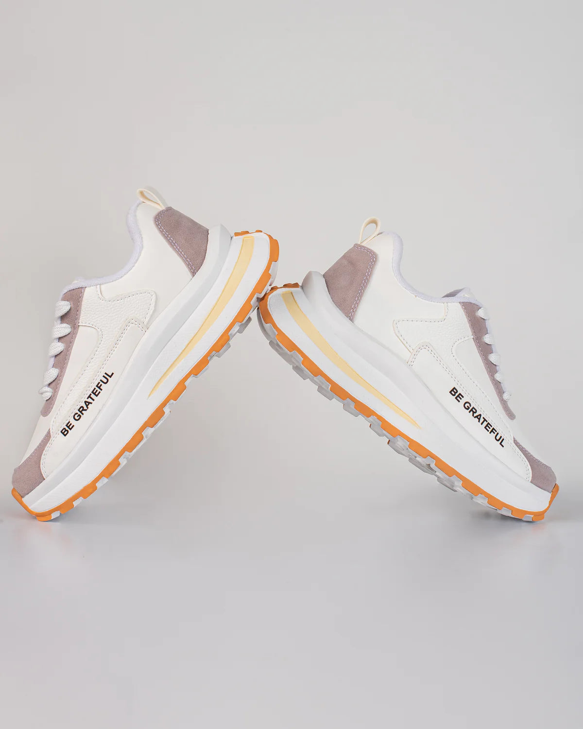 Tenis Urbanos Lorens Abril – Modernos, Livianos y Versátiles