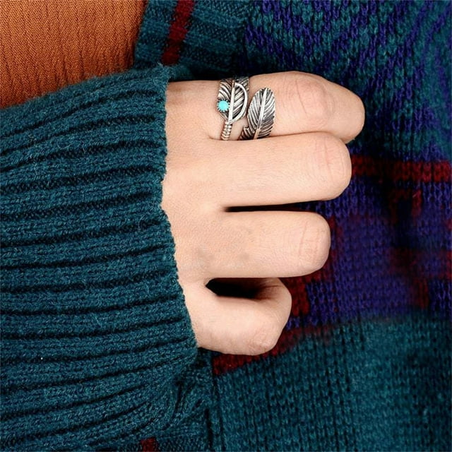 Anillo Boho Ajustable con Pluma y Turquesa – Estilo Natural y Elegante