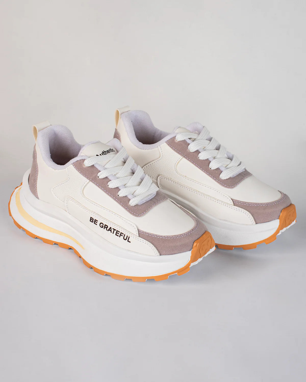 Tenis Urbanos Lorens Abril – Modernos, Livianos y Versátiles