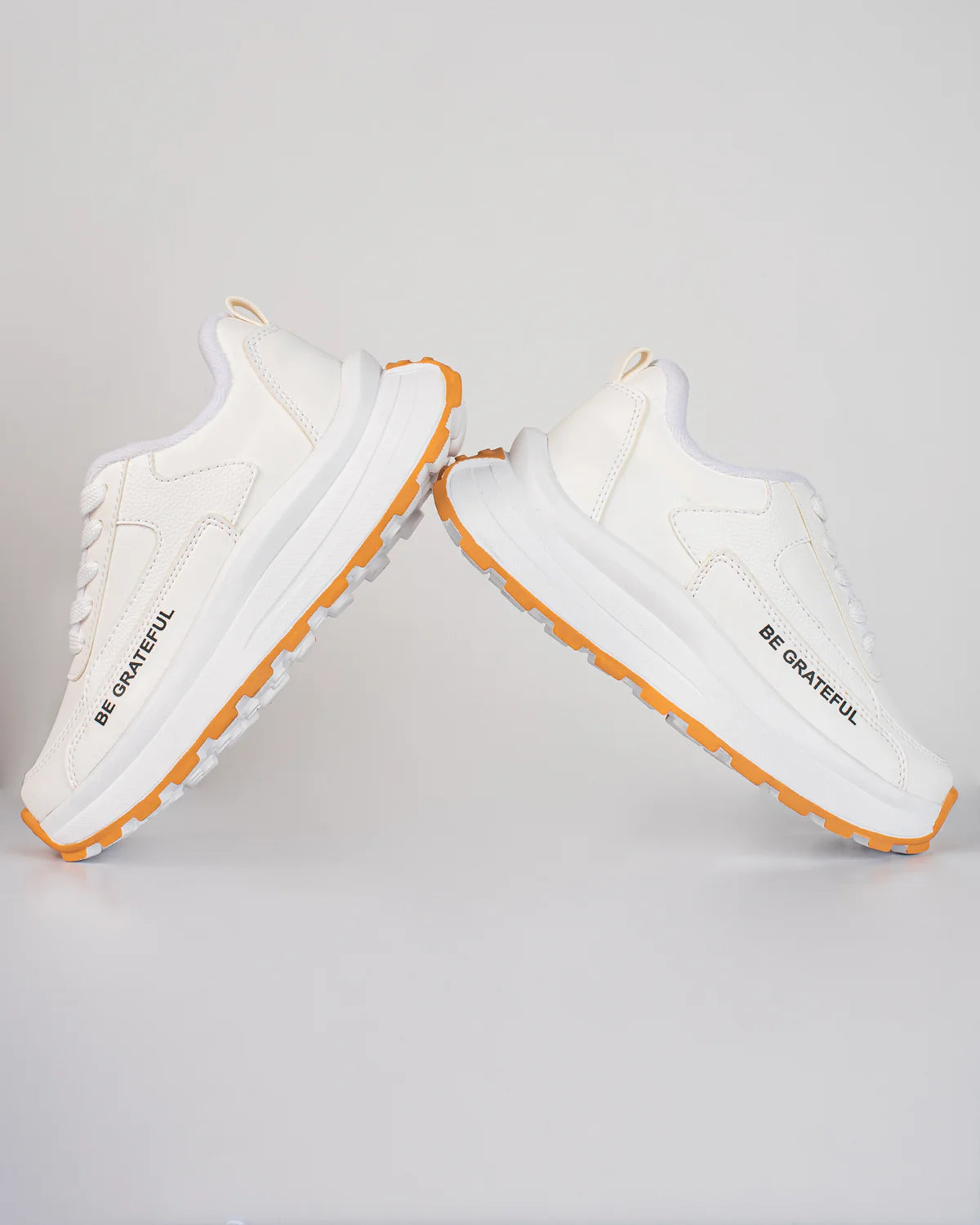 Tenis Urbanos Lorens Abril – Modernos, Livianos y Versátiles