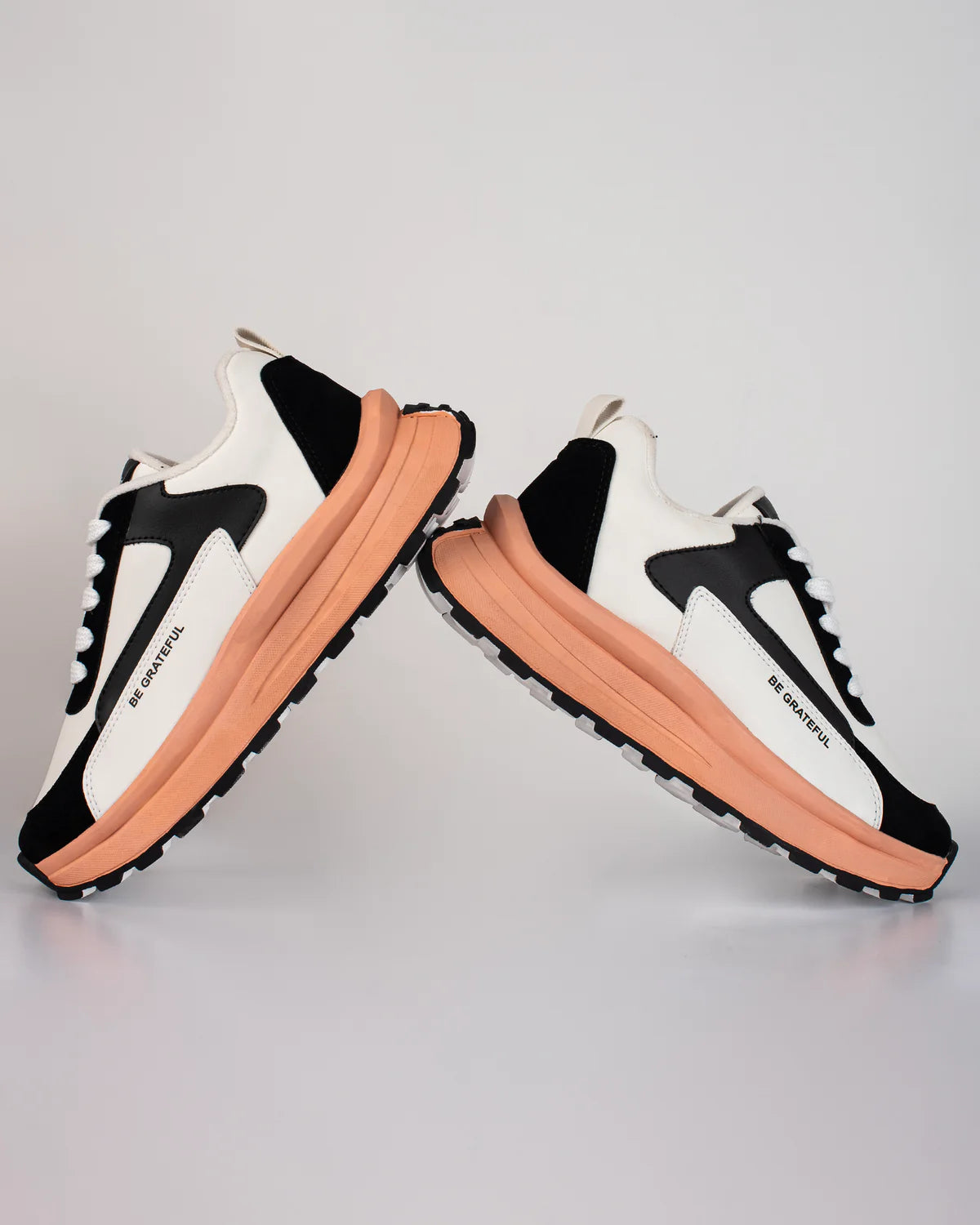Tenis Urbanos Lorens Abril – Modernos, Livianos y Versátiles