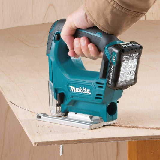 Caladora inalámbrica Makita 18V para cortes precisos