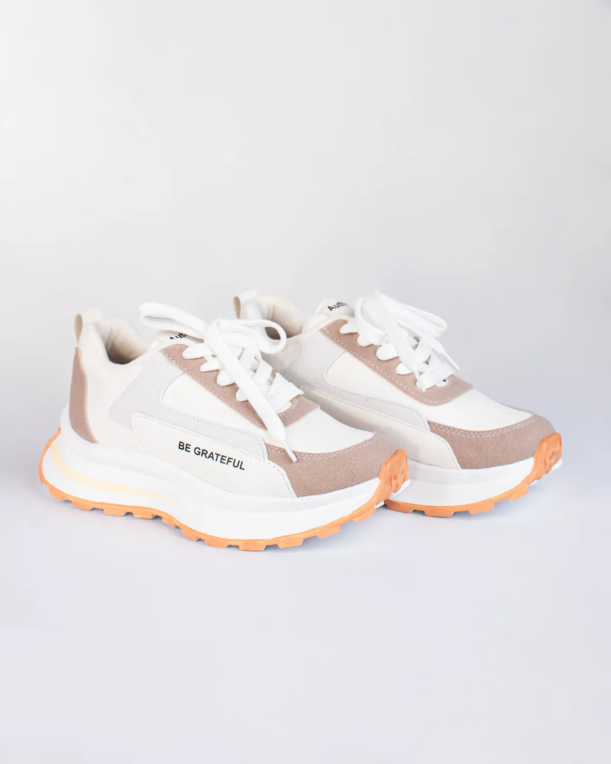 Tenis Urbanos Lorens Abril – Modernos, Livianos y Versátiles