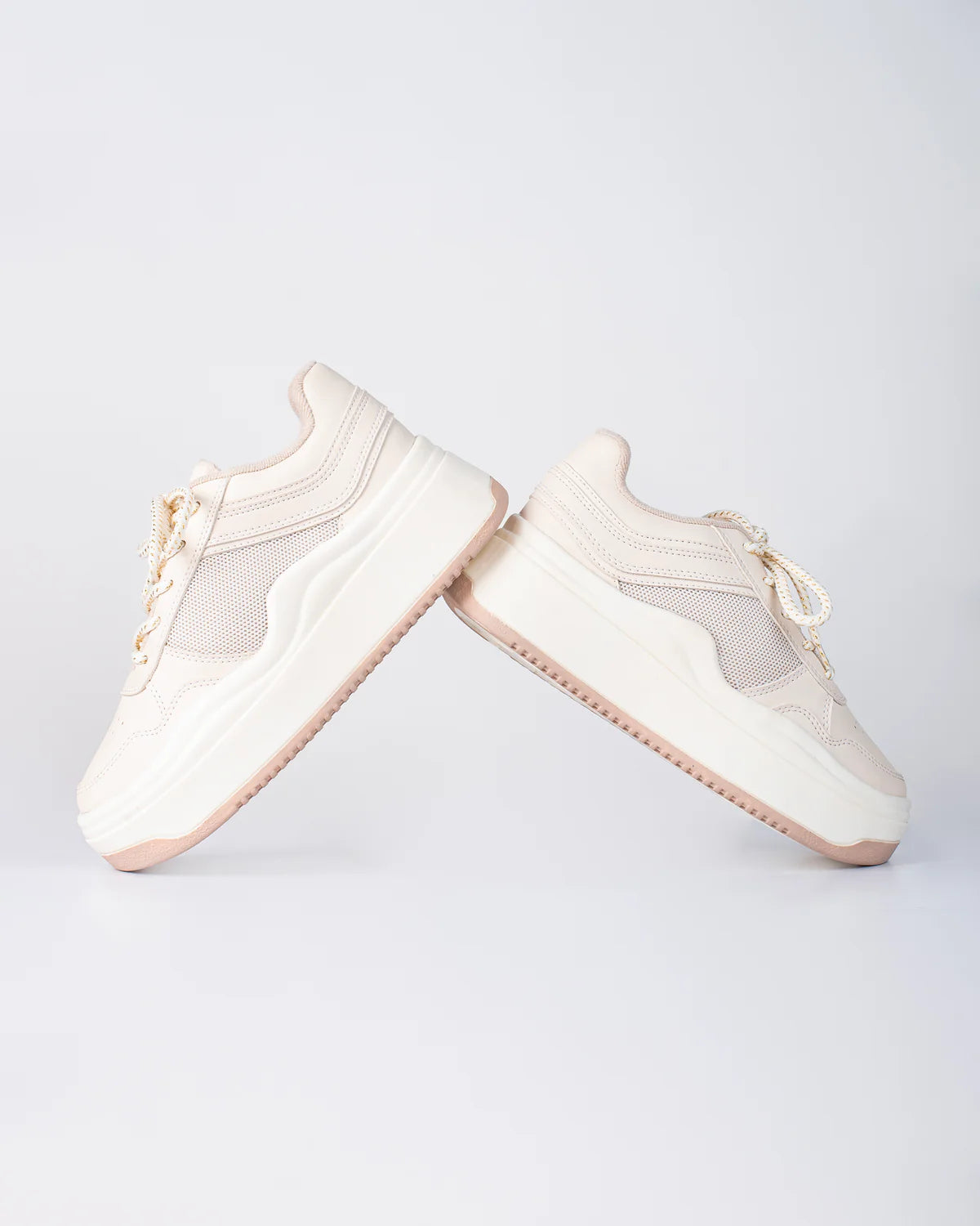 Tenis Urbanos Romana – Ligeros, Frescos y Versátiles