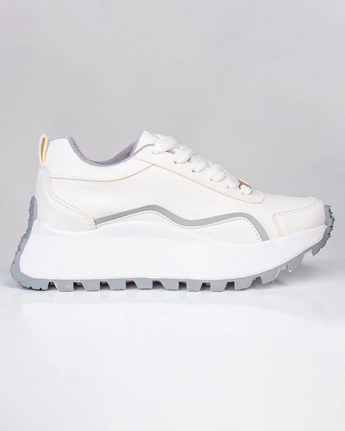 Tenis Beli – Estilo encantador con un toque moderno