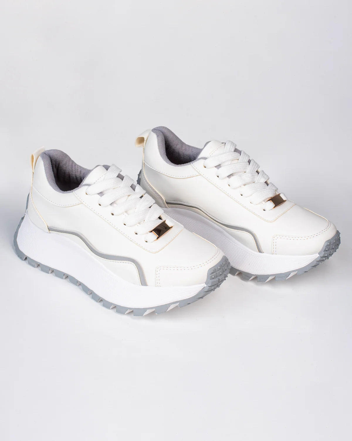 Tenis Beli – Estilo encantador con un toque moderno