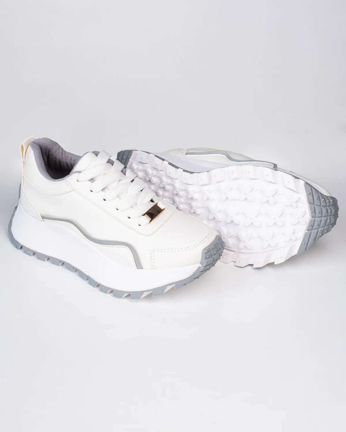 Tenis Beli – Estilo encantador con un toque moderno