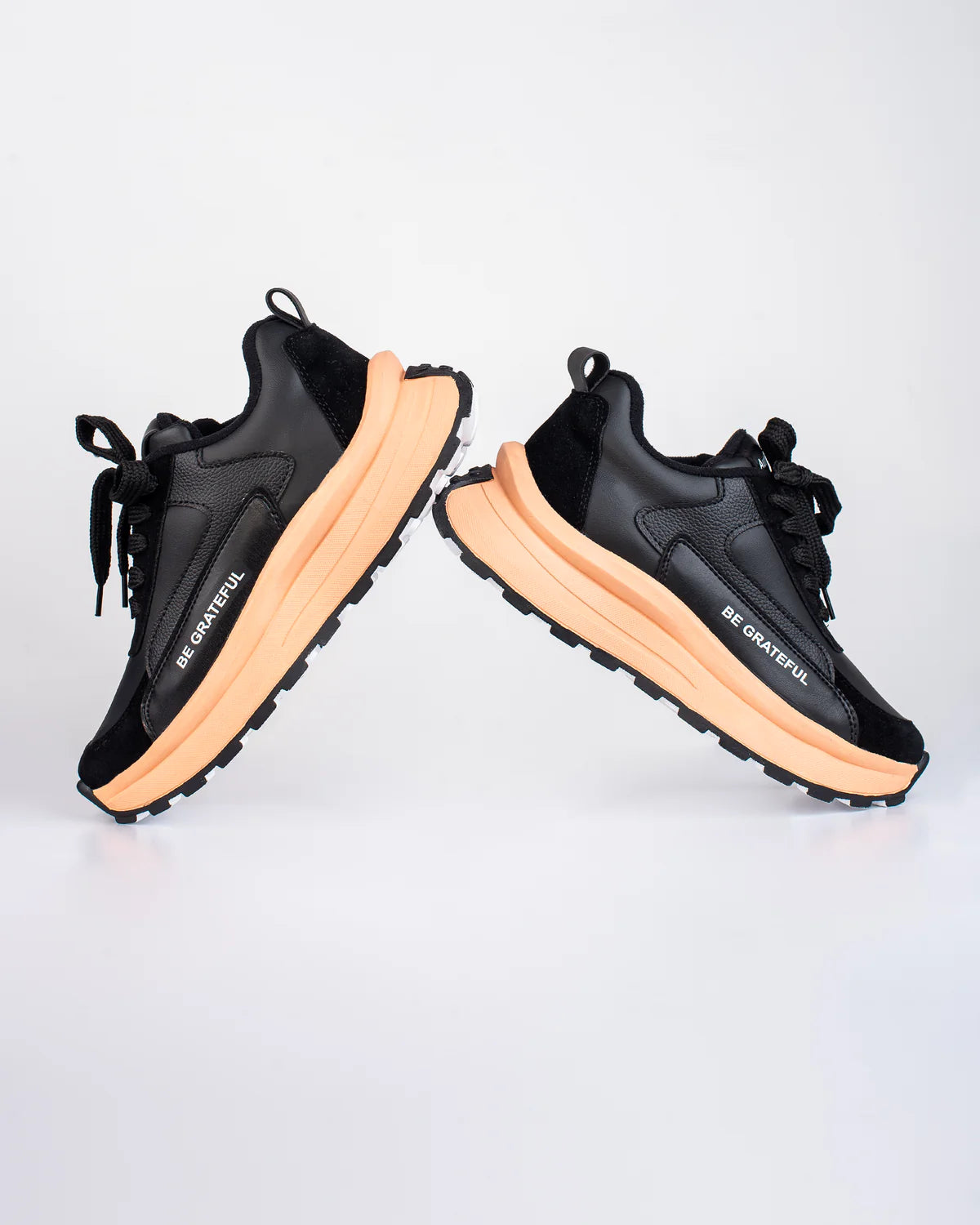 Tenis Urbanos Lorens Abril – Modernos, Livianos y Versátiles